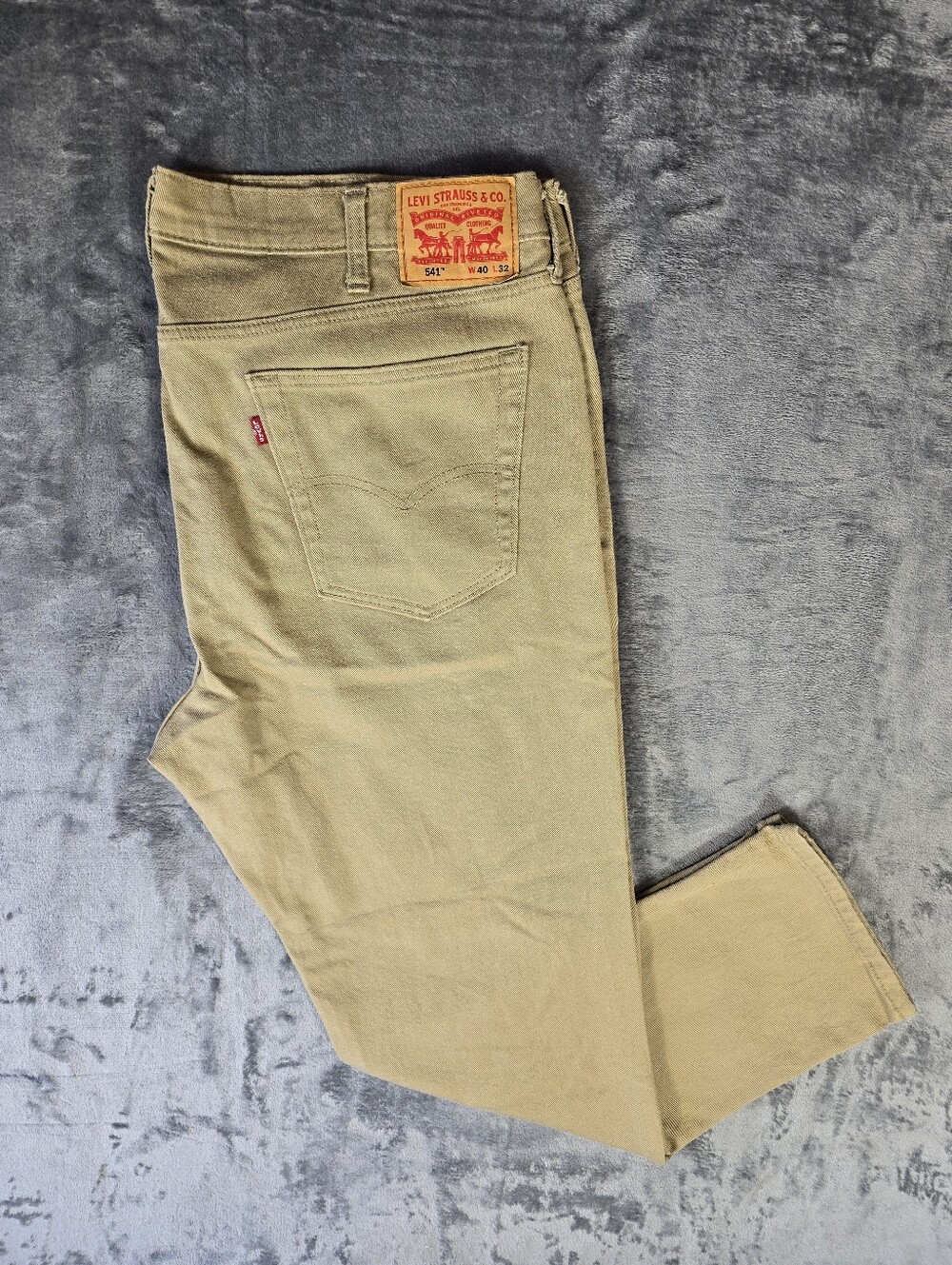 Levi's 541 Khaki Pants Size 40x32 Athletic Taper Tan